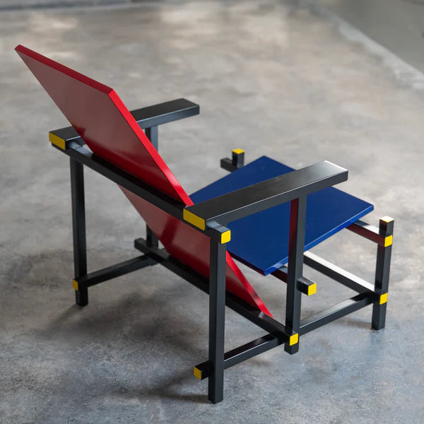 De Stijl Lounge Chair