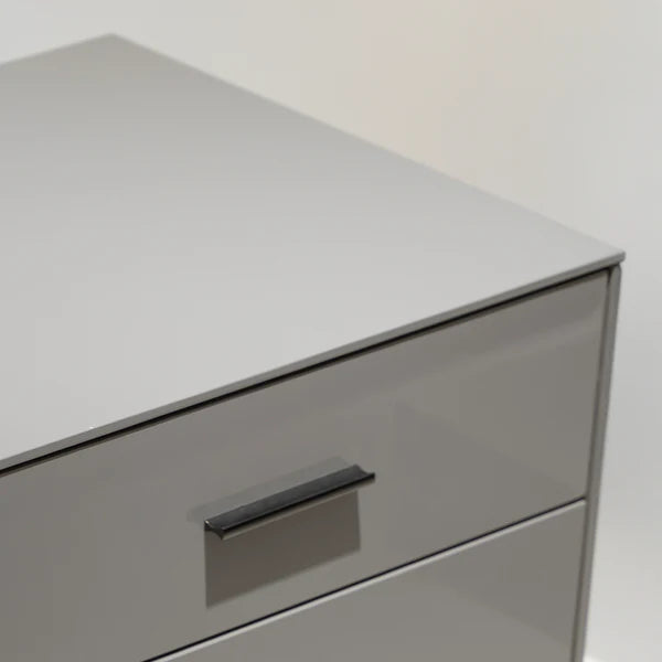 Minimalist Two-Drawer Nightstant
